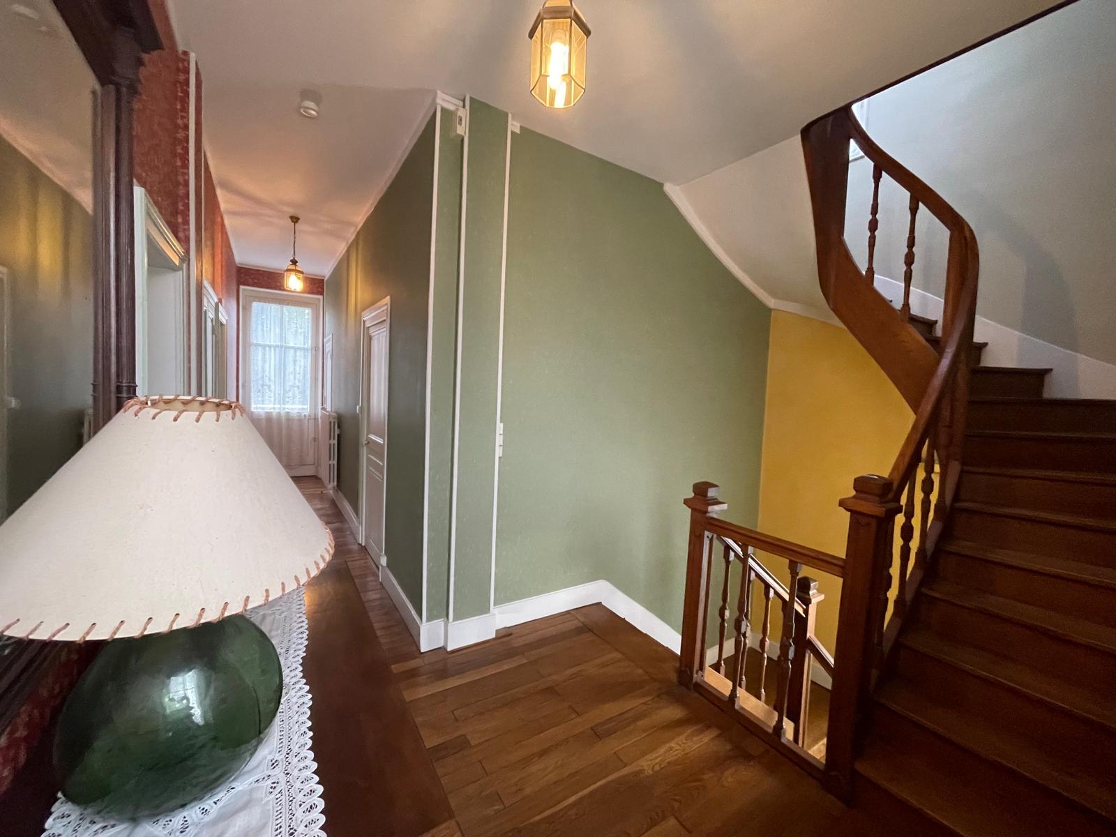 Jolie maison de Famille 1930’s avec beau parc arboré