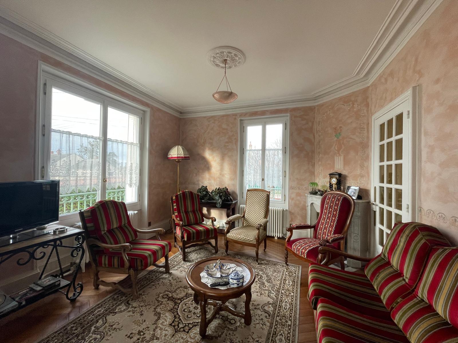 Jolie maison de Famille 1930’s avec beau parc arboré