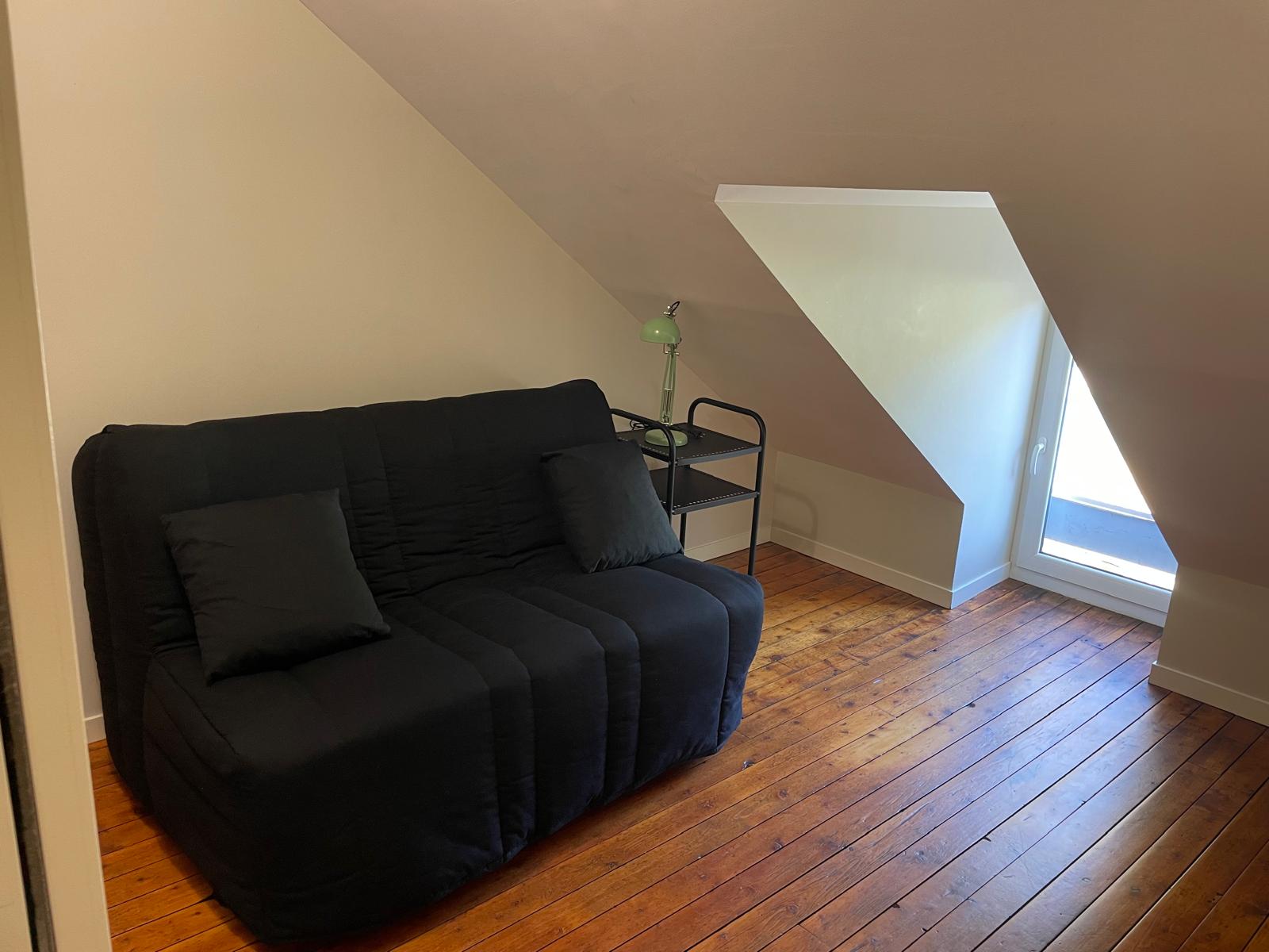 BOURGES QUARTIER SERAUCOURT – Agréable maison rénovée avec terrasse et jardin