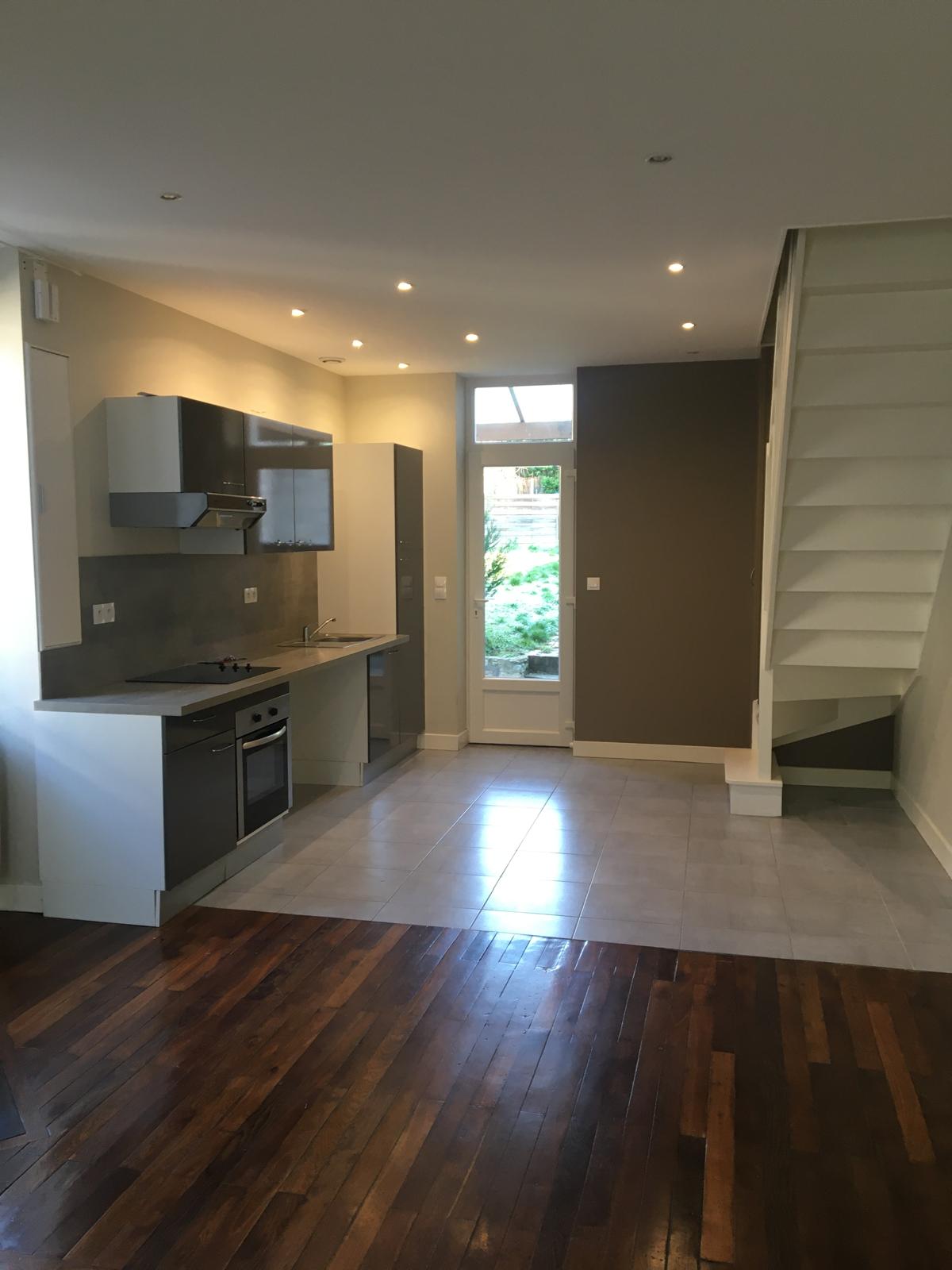 BOURGES QUARTIER SERAUCOURT – Agréable maison rénovée avec terrasse et jardin