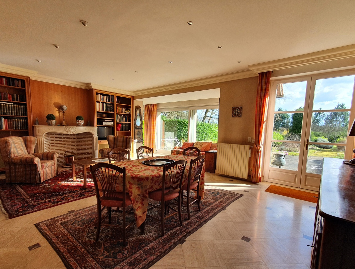 Belle propriété de Famille offrant 400m² habitables avec dépendances et garage sur 1ha2 de parc arboré