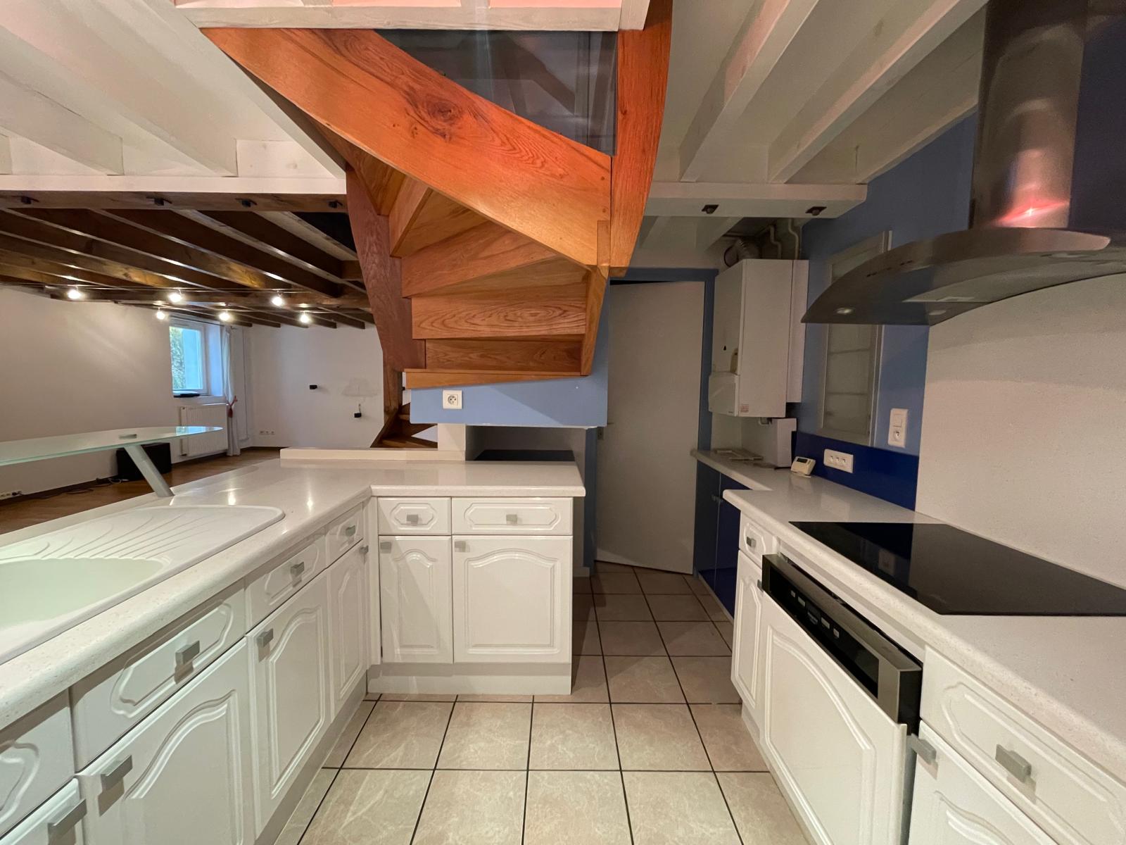 Quartier Jean Jaurès / Avaricum – Charmant appartement en duplex offrant 91m² Carrez