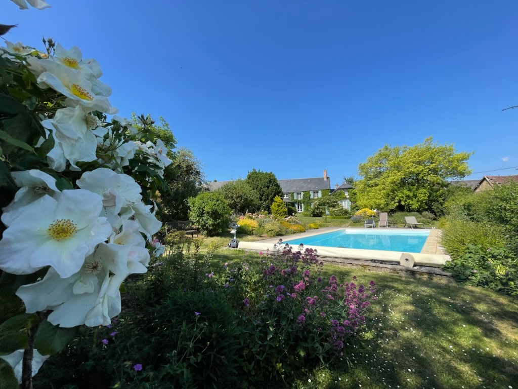 Beaucoup de charme, maison de campagne située entre BOURGES et SANCERRE