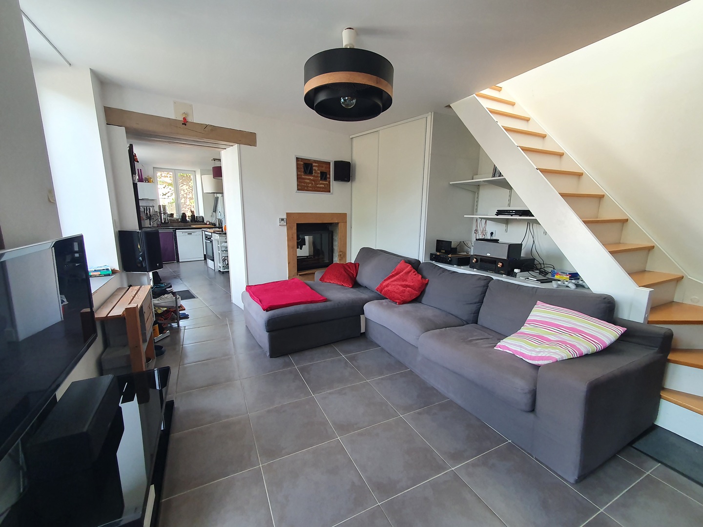 Maison de village avec beau jardin et dépendances