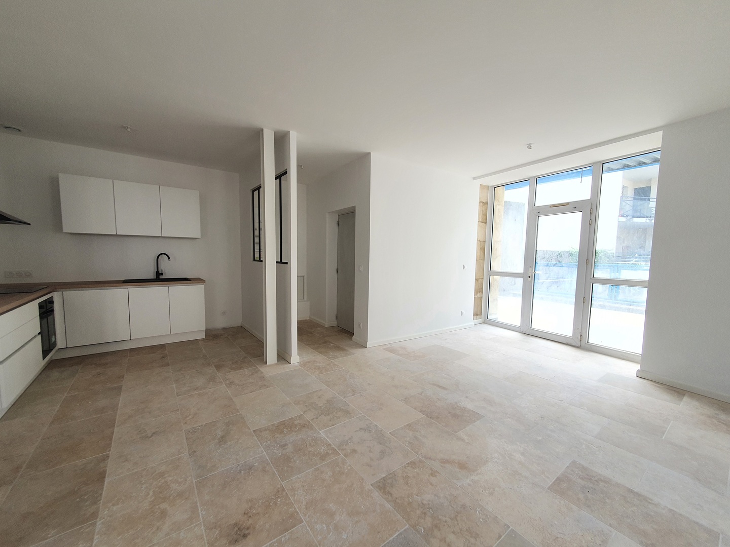 Hyper Centre – Appartement livré clés en mains dans une partie d’immeuble réhabilité avec terrasse - Image principale