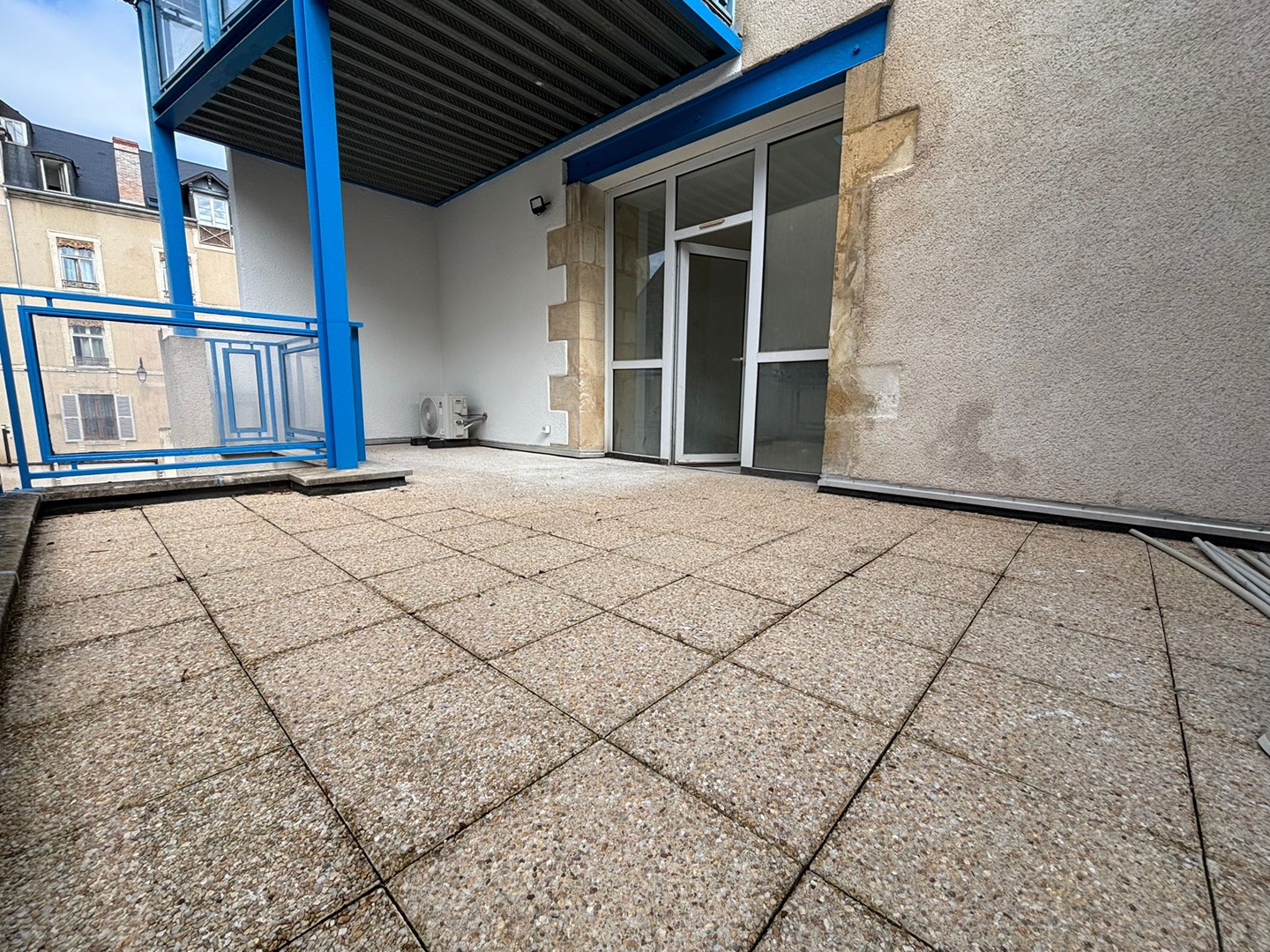 Hyper Centre – Appartement livré clés en mains dans une partie d’immeuble réhabilité avec terrasse