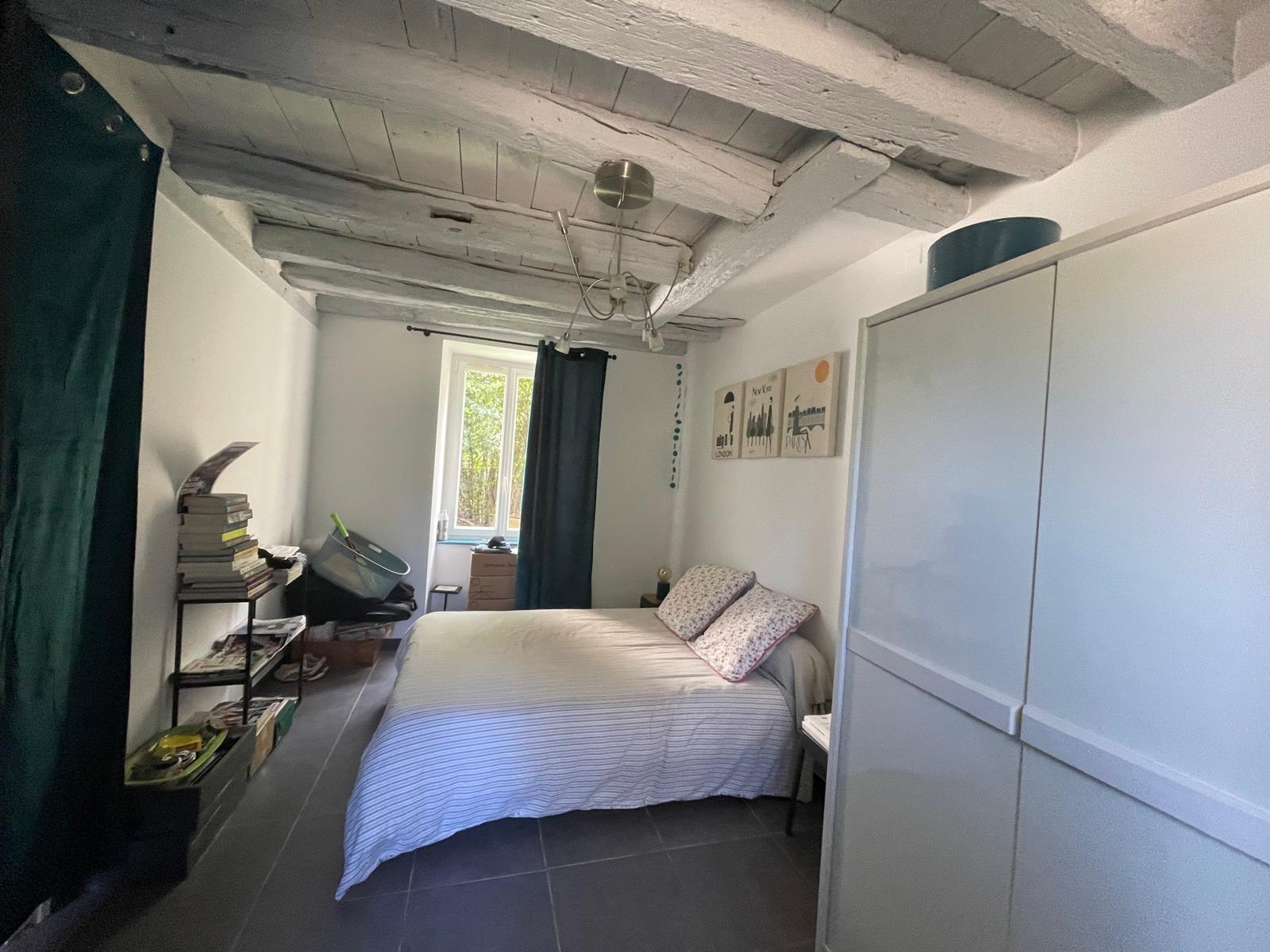 Jolie longère rénovée avec dépendances située dans un environnement bucolique à 20 minutes au Nord de BOURGES