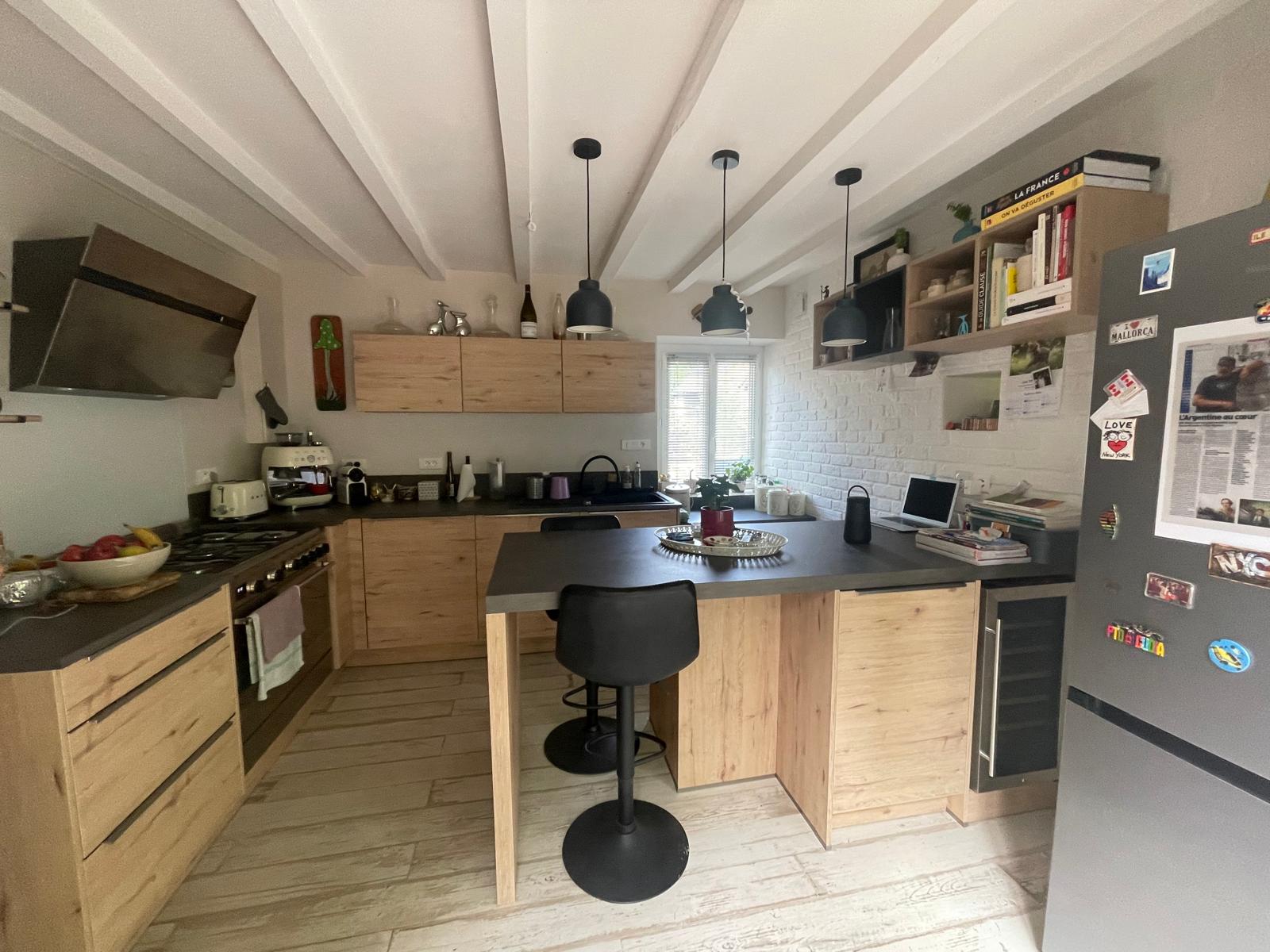 Jolie longère rénovée avec dépendances située dans un environnement bucolique à 20 minutes au Nord de BOURGES