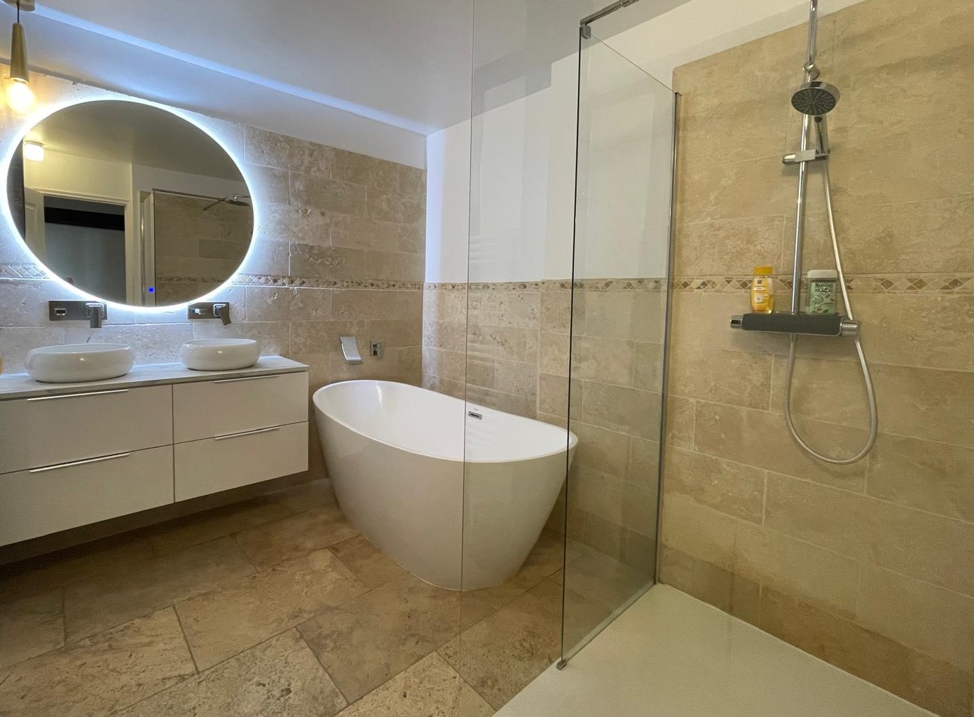 Bourges Historique – Magnifique appartement rénové offrant de beaux volumes sur 144 m²