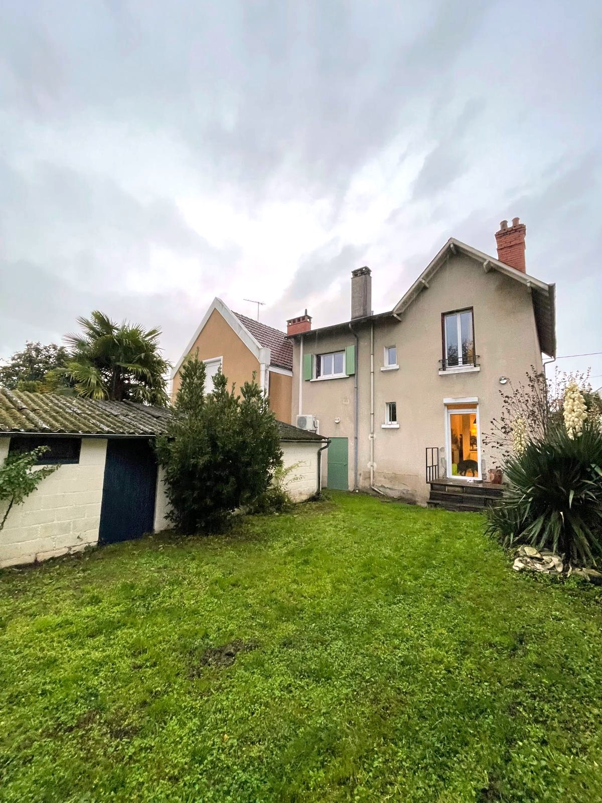 Bourges Secteur Avenue de Saint Amand – Mazières, agréable maison de style 1940’s offrant env 103 m² habitable