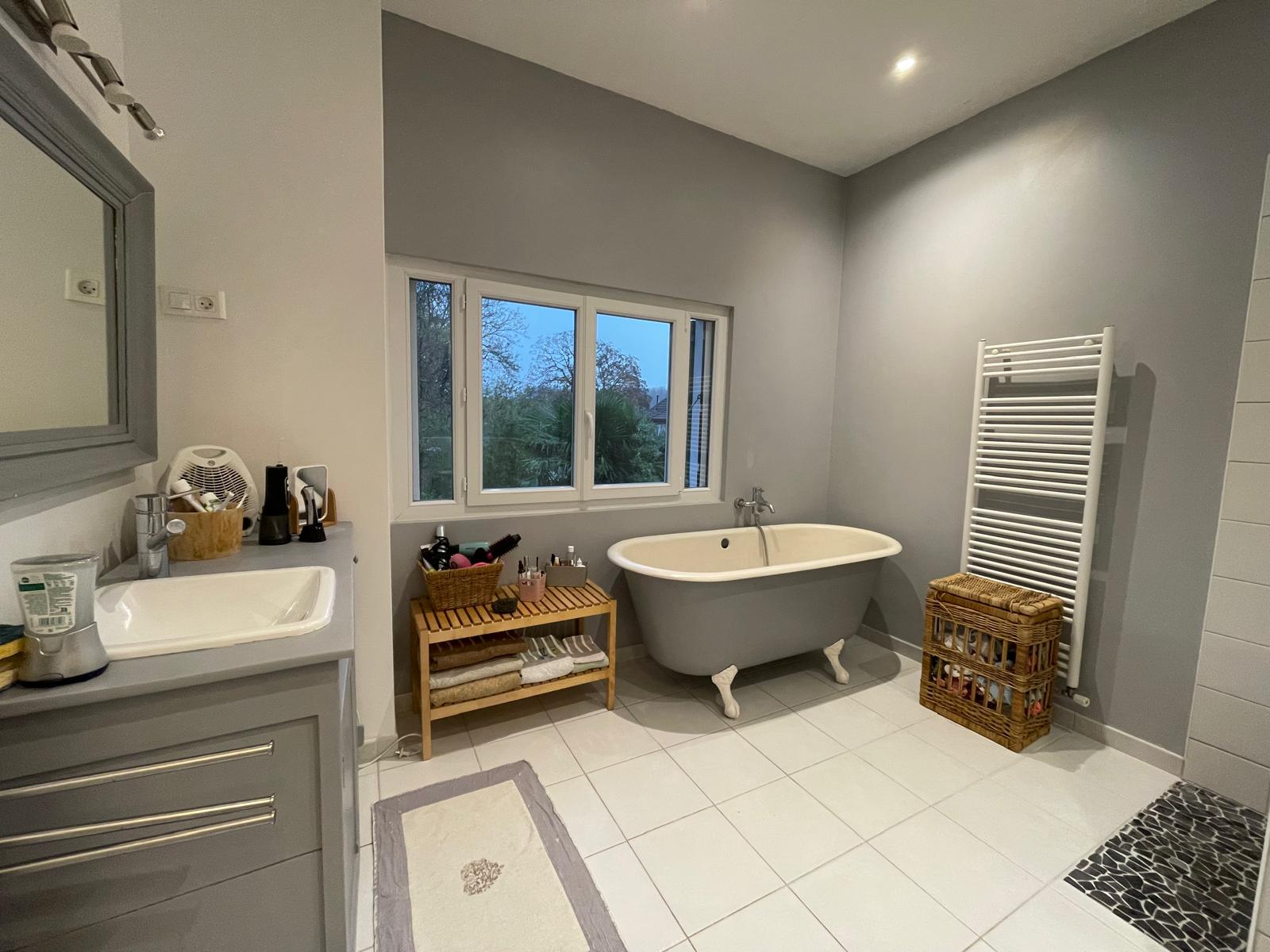 Bourges Secteur Avenue de Saint Amand – Mazières, agréable maison de style 1940&rsquo;s offrant env 103 m² habitable