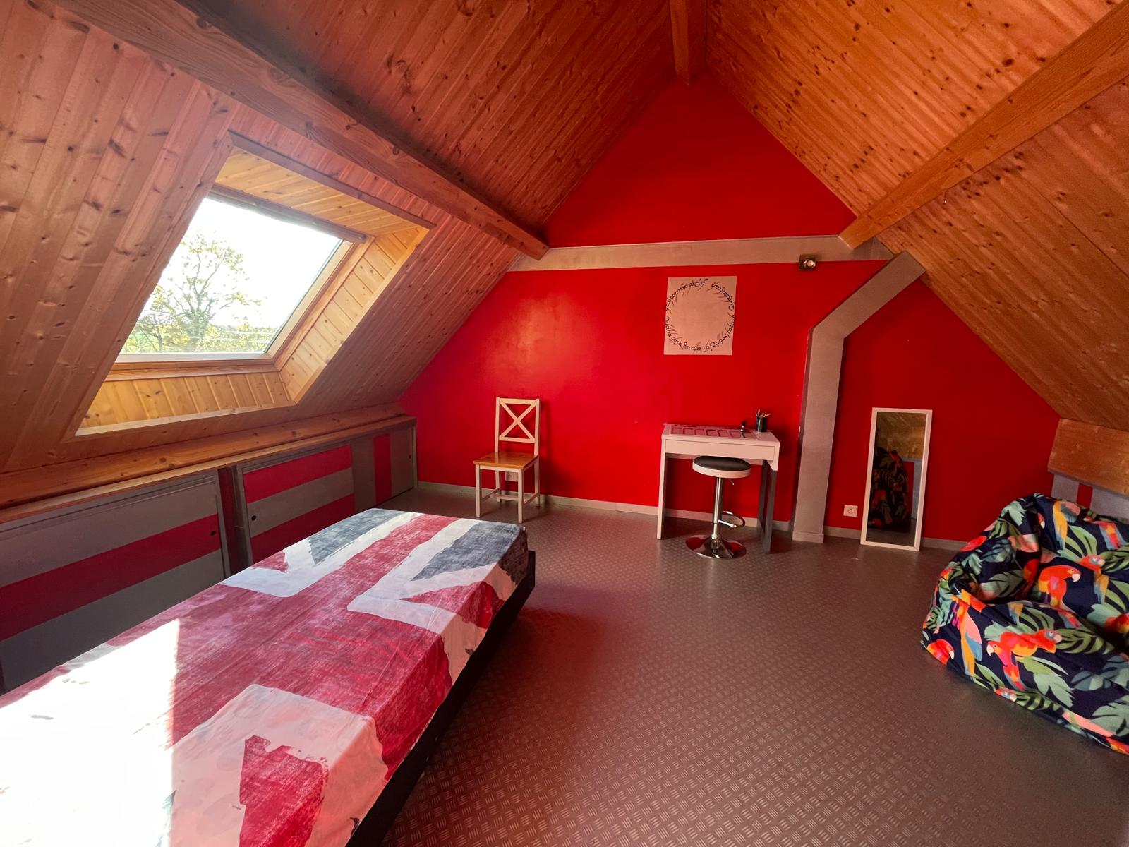 Agréable maison ossature bois offrant 99,47m² habitables avec dépendance