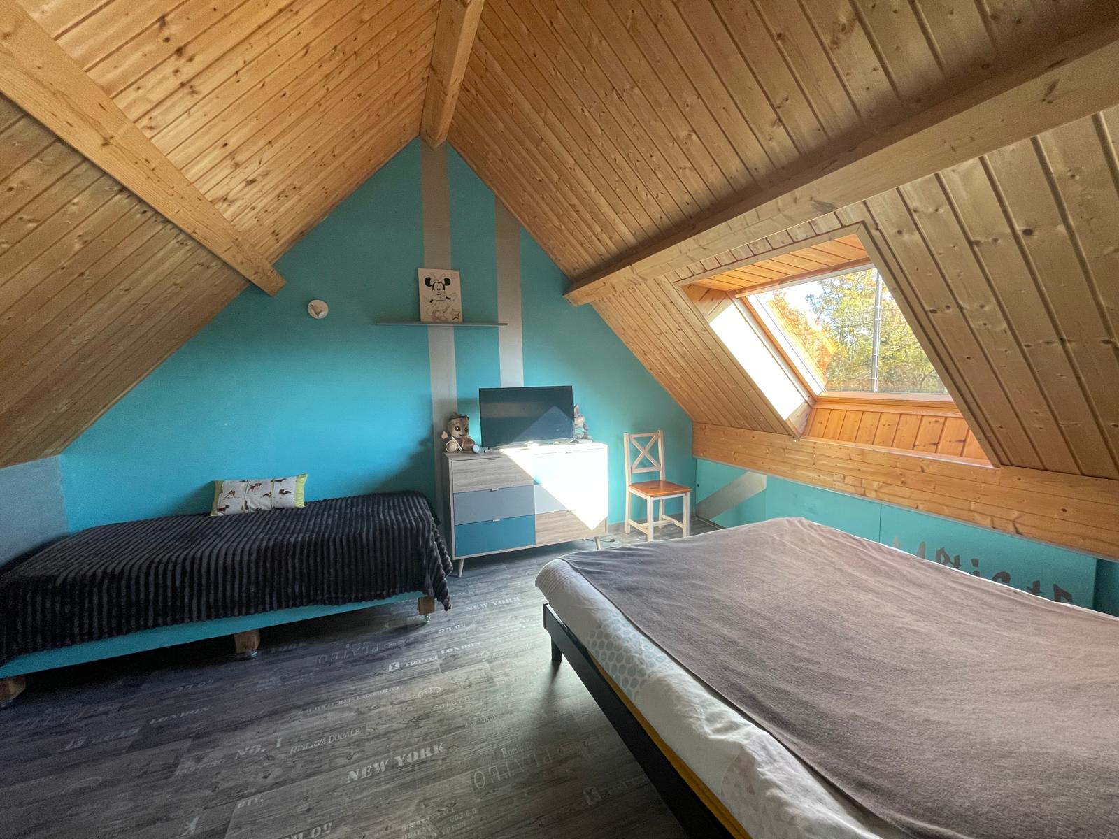 Agréable maison ossature bois offrant 99,47m² habitables avec dépendance