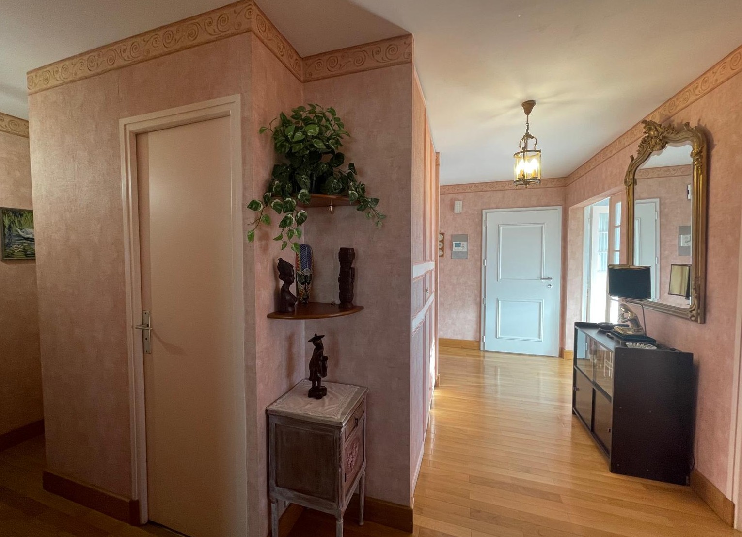 Magnifique appartement type 6 avec vue panoramique bénéficiant d&rsquo;un garage, situé dans le centre historique de Bourges