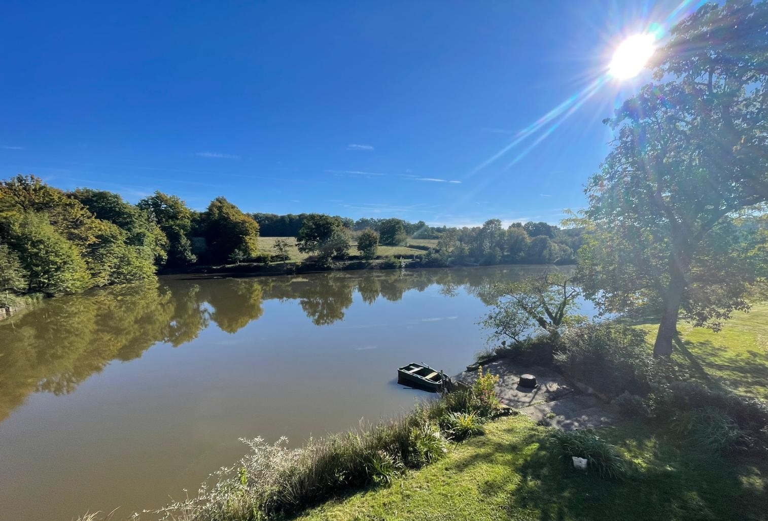 Propriété d&rsquo;exception située à 20 minutes de Bourges avec pâtures et étang
