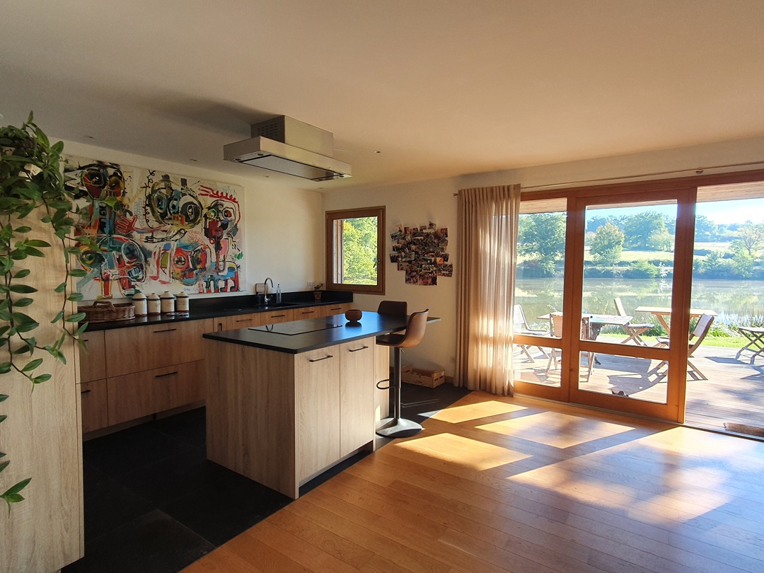 Propriété d&rsquo;exception située à 20 minutes de Bourges avec pâtures et étang