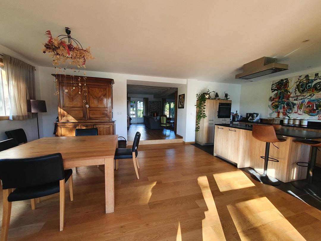 Propriété d&rsquo;exception située à 20 minutes de Bourges avec pâtures et étang