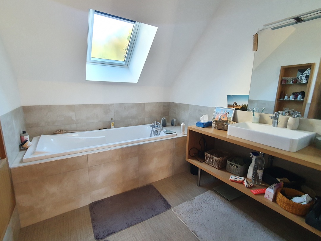 Propriété d&rsquo;exception située à 20 minutes de Bourges avec pâtures et étang