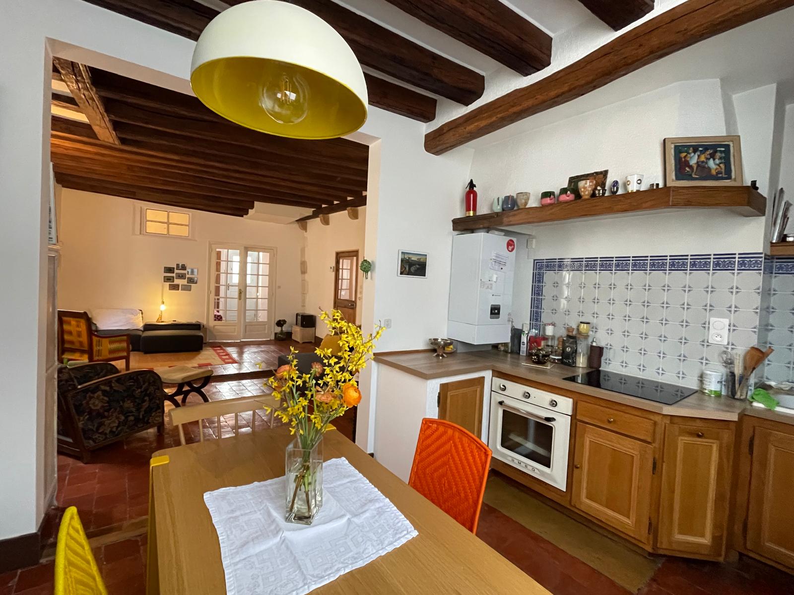 Bourges Centre – Bel appartement rénové offrant 91.90m² Loi Carrez - Image principale
