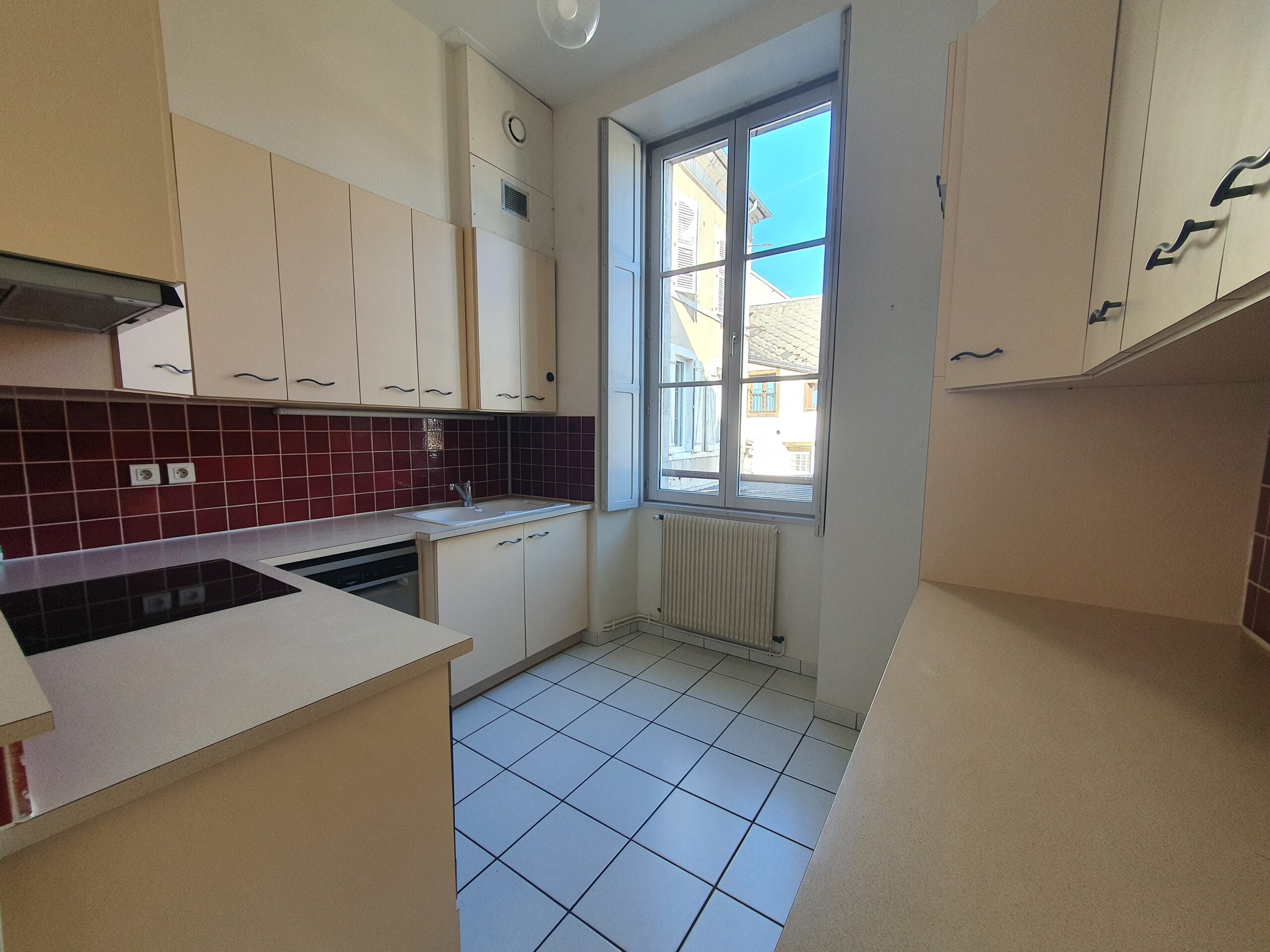 Bourges Centre – Bel appartement familial Type 5 avec terrasse et stationnement