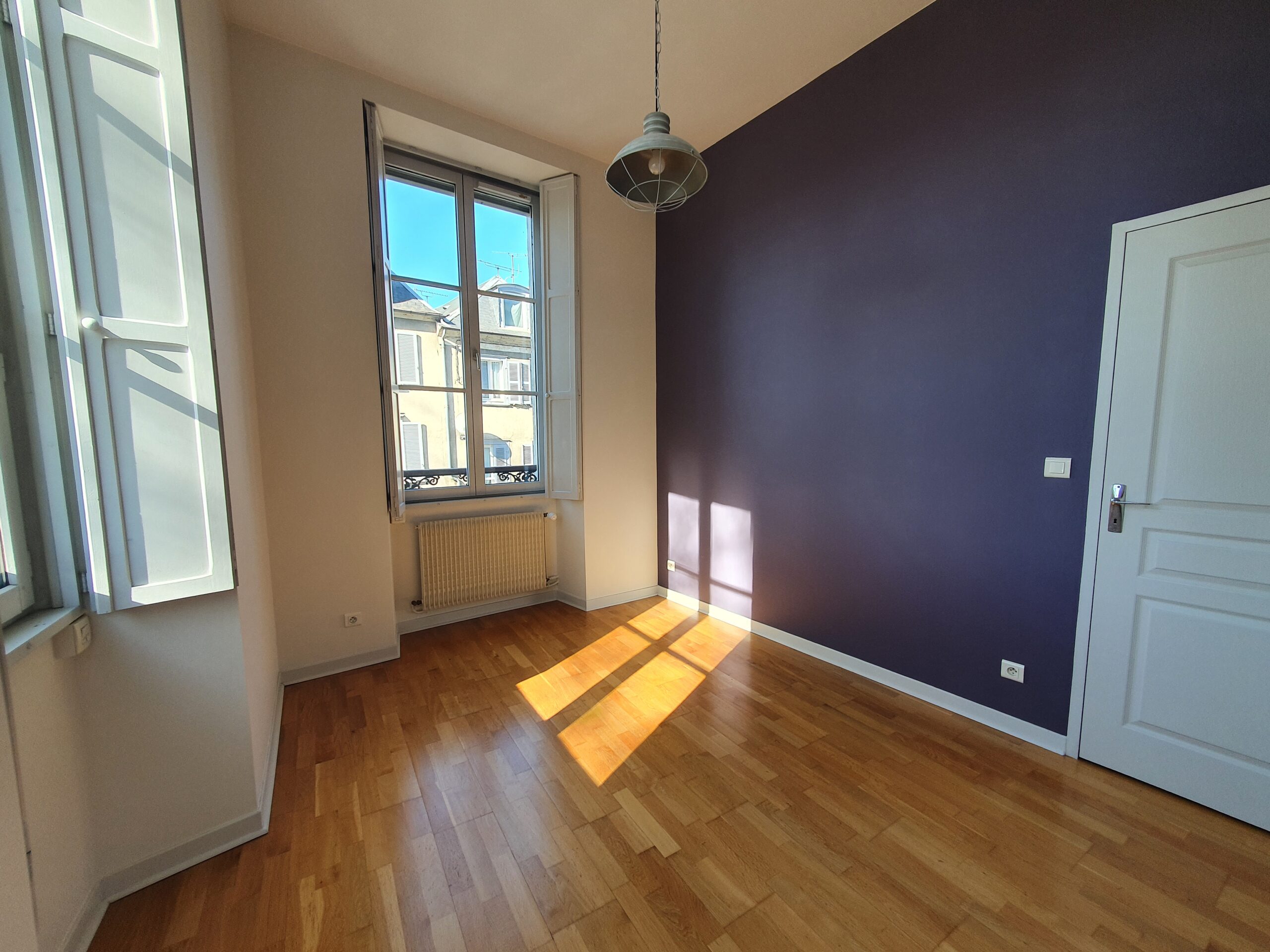 Bourges Centre – Bel appartement familial Type 5 avec terrasse et stationnement