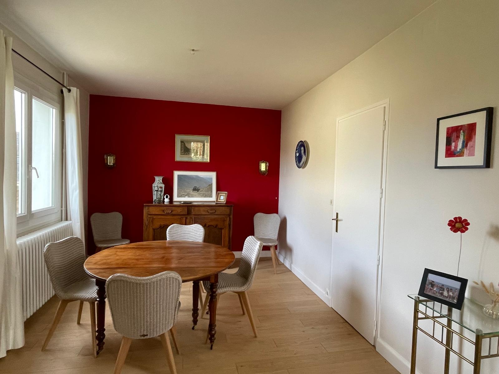 Saint-Doulchard – Belle maison de famille avec agréable jardin