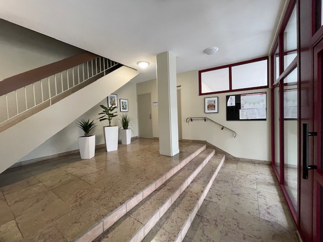 Secteur Prés Fichaux – Bel appartement T5 offrant 107.83m² Carrez avec balcon et stationnement privatif