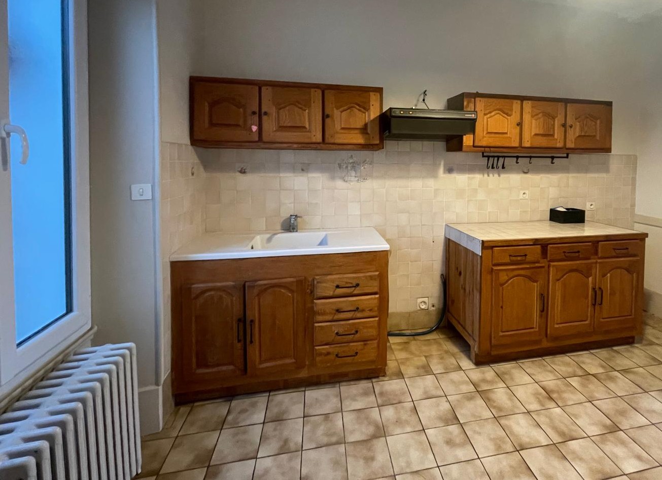 Ensemble mixte à vendre quartier Baffier – Local professionnel entrepôt avec bureaux et appartement de 5 pièces