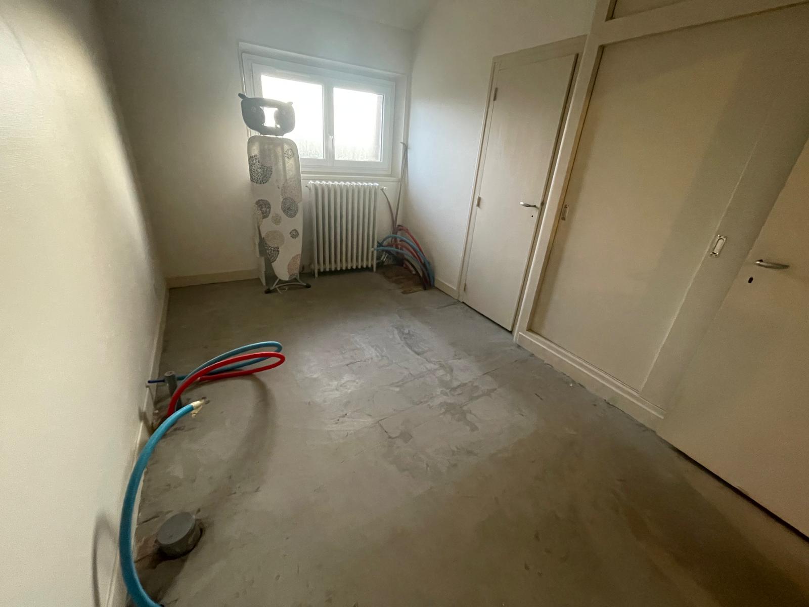 Ensemble mixte à vendre quartier Baffier – Local professionnel entrepôt avec bureaux et appartement de 5 pièces