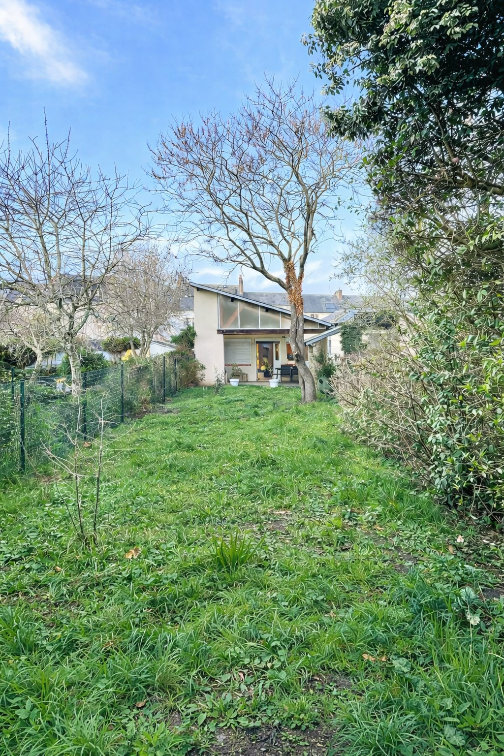Ensemble mixte à vendre quartier Baffier – Local professionnel entrepôt avec bureaux et appartement de 5 pièces