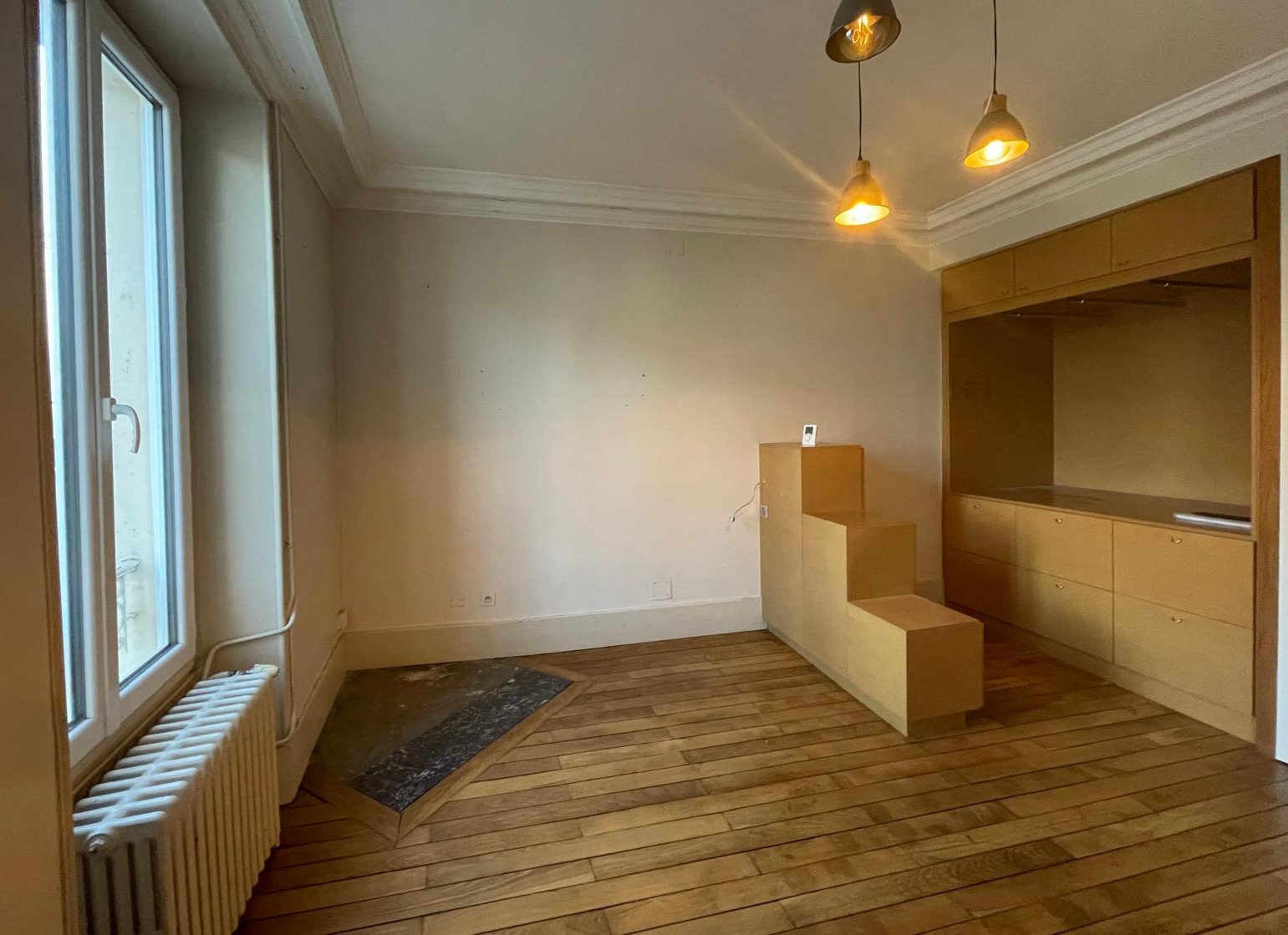 Ensemble mixte à vendre quartier Baffier – Local professionnel entrepôt avec bureaux et appartement de 5 pièces