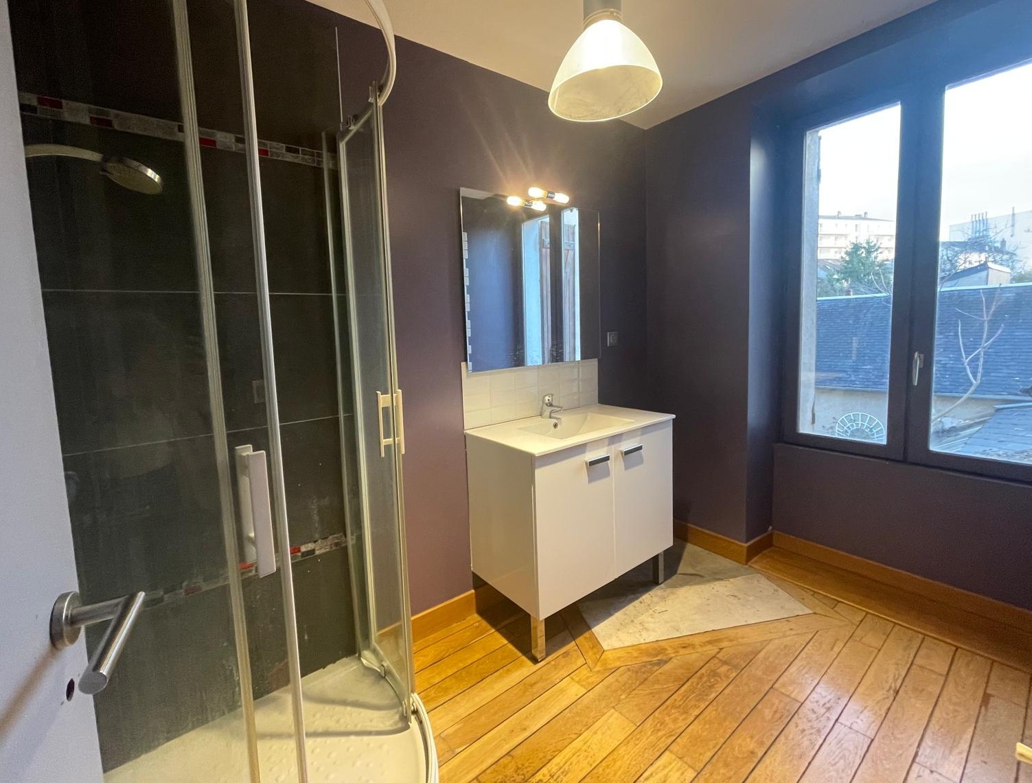 Ensemble mixte à vendre quartier Baffier – Local professionnel entrepôt avec bureaux et appartement de 5 pièces
