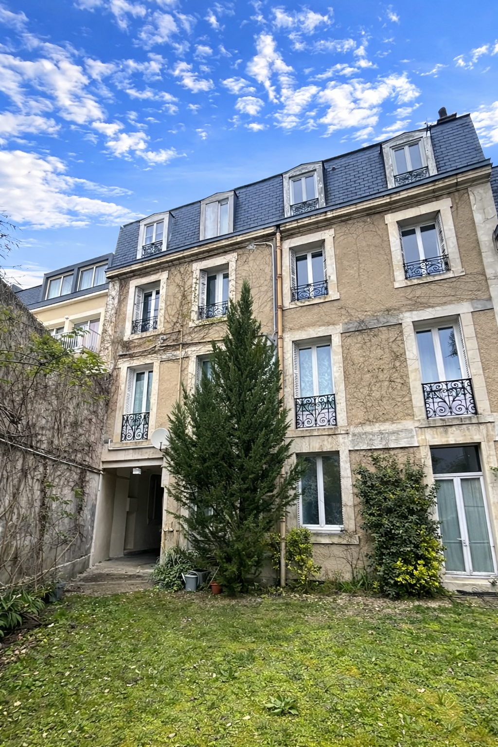 Bourges Cathédrale – Bel appartement T5 offrant 103.93m² Carrez