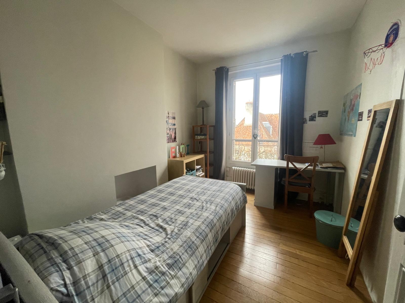 Bourges Cathédrale – Bel appartement T5 offrant 103.93m² Carrez