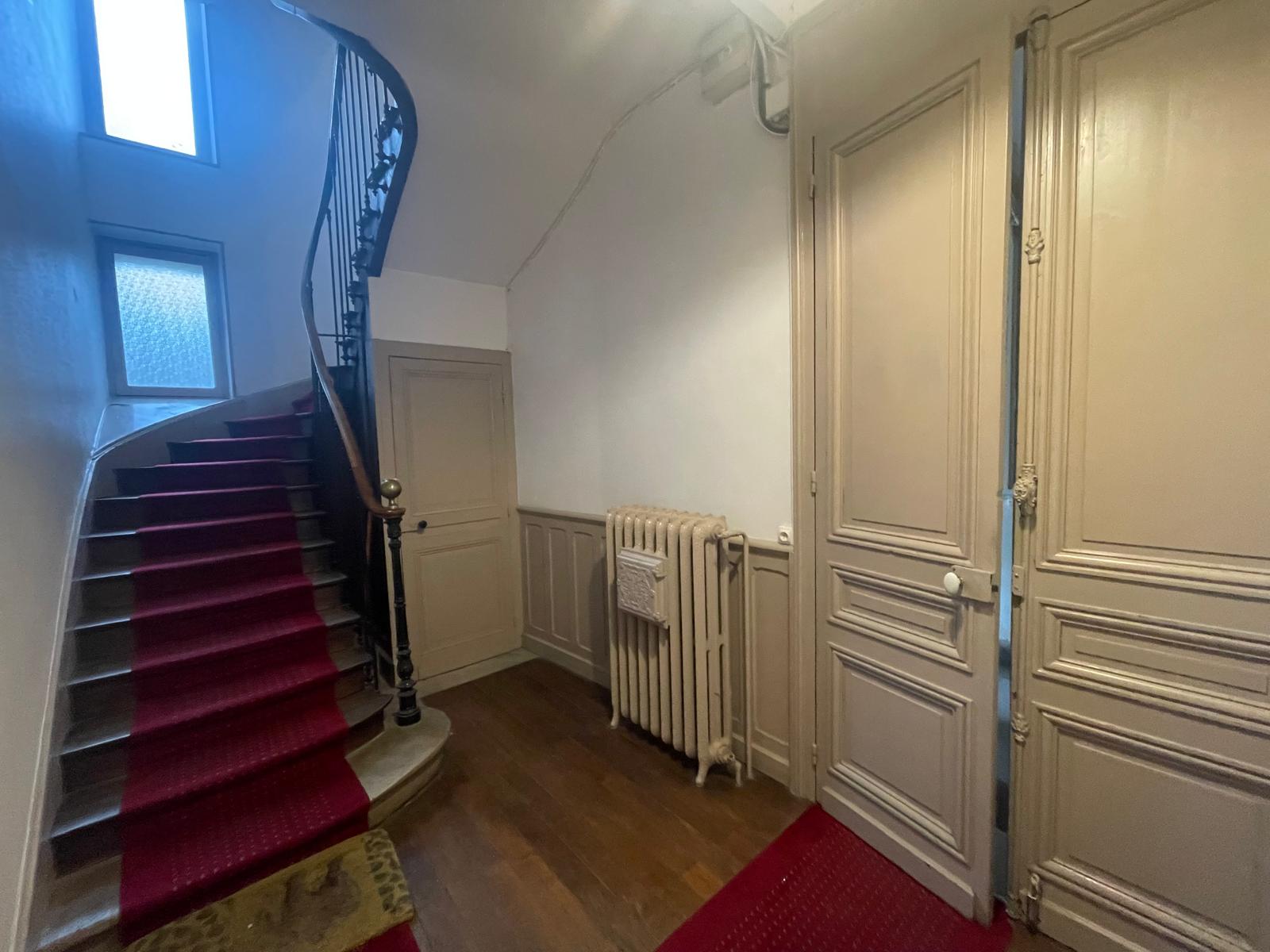 Bourges Cathédrale – Bel appartement T5 offrant 103.93m² Carrez