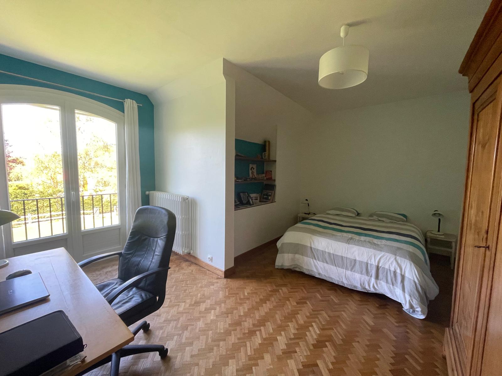 Saint-Doulchard – Belle maison de famille avec agréable jardin