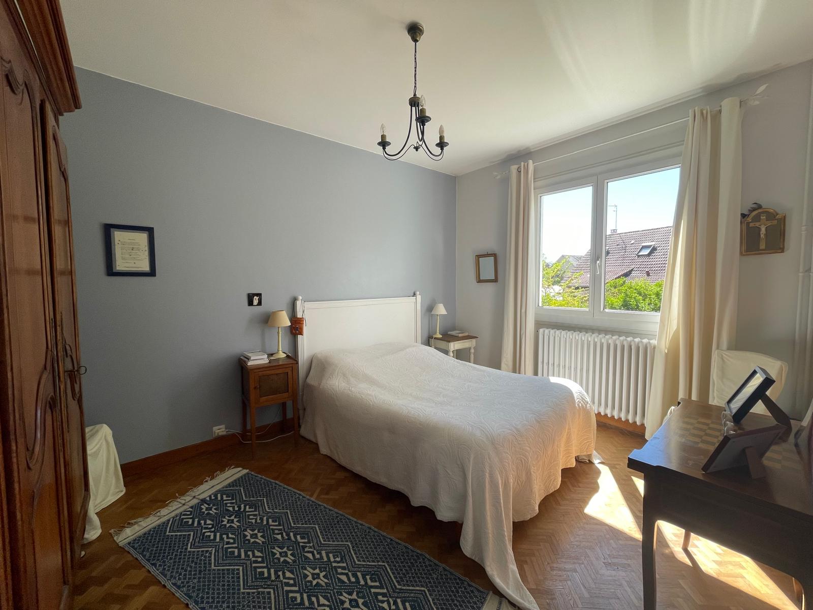 Saint-Doulchard – Belle maison de famille avec agréable jardin
