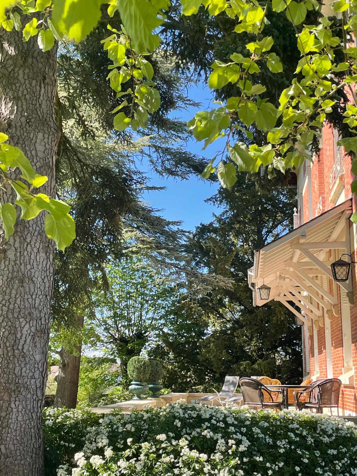 Proche Bourges – Magnifique propriété du XXème avec parc arboré