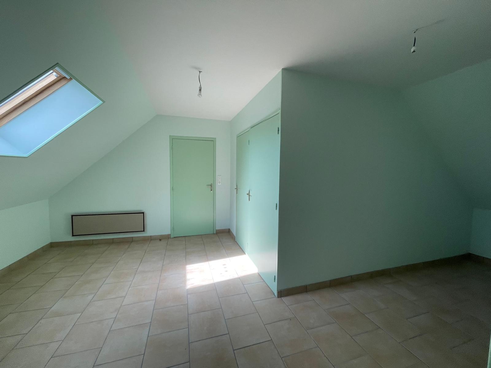 20mn&rsquo;s de Bourges – Maison offrant 112m² avec agréable jardin et double garage