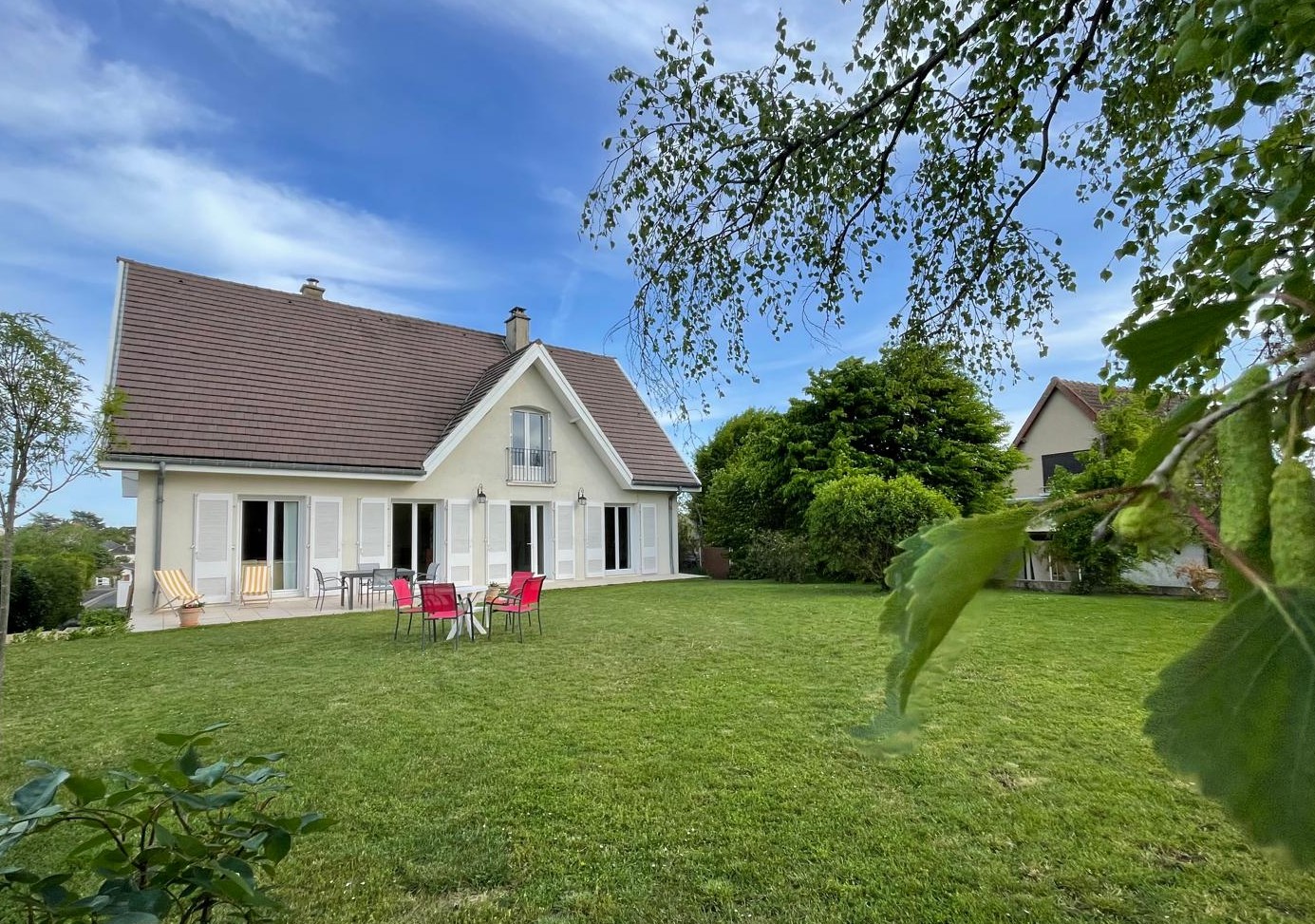 Saint-Doulchard – Belle maison de famille avec agréable jardin