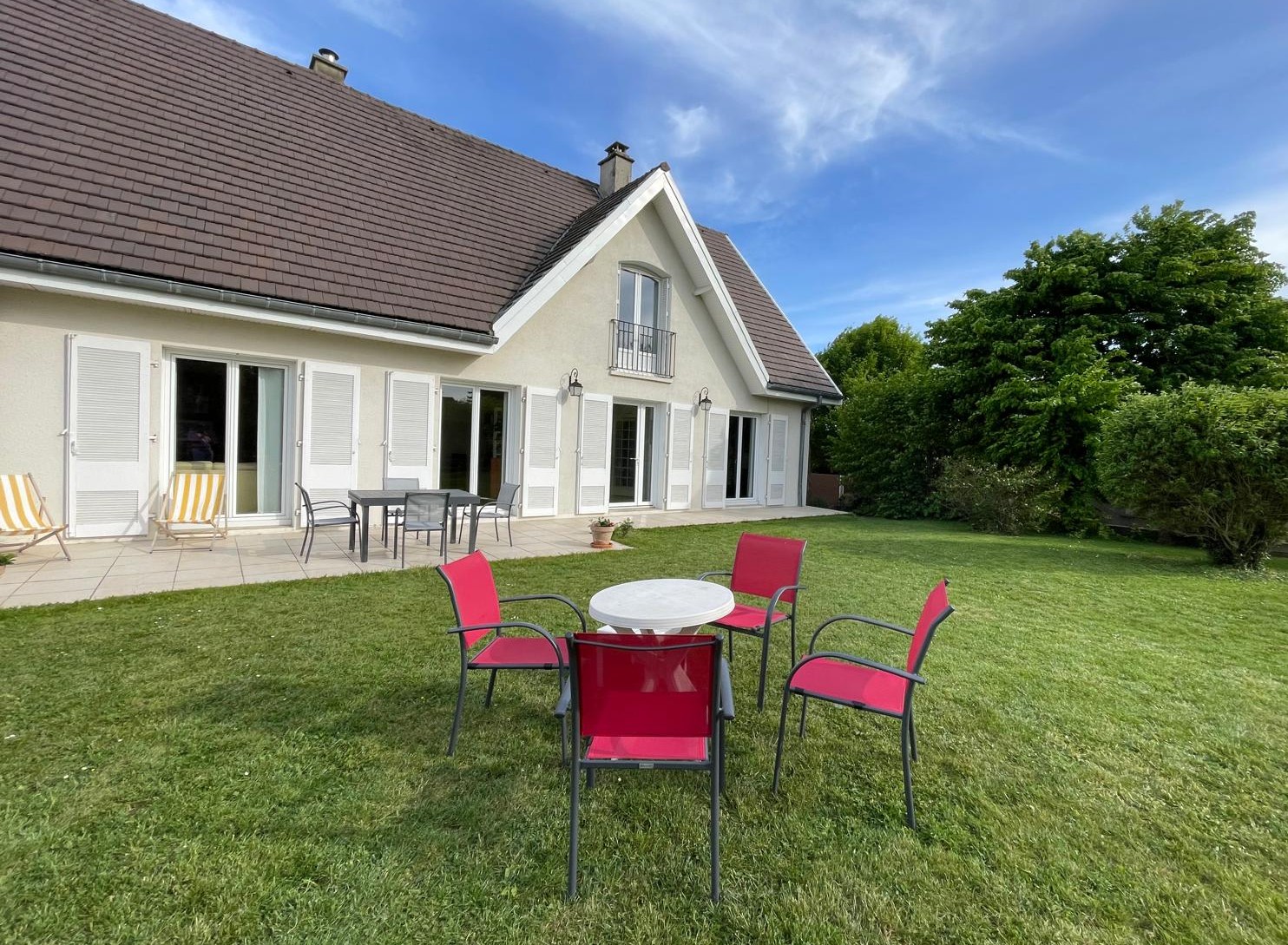 Saint-Doulchard – Belle maison de famille avec agréable jardin