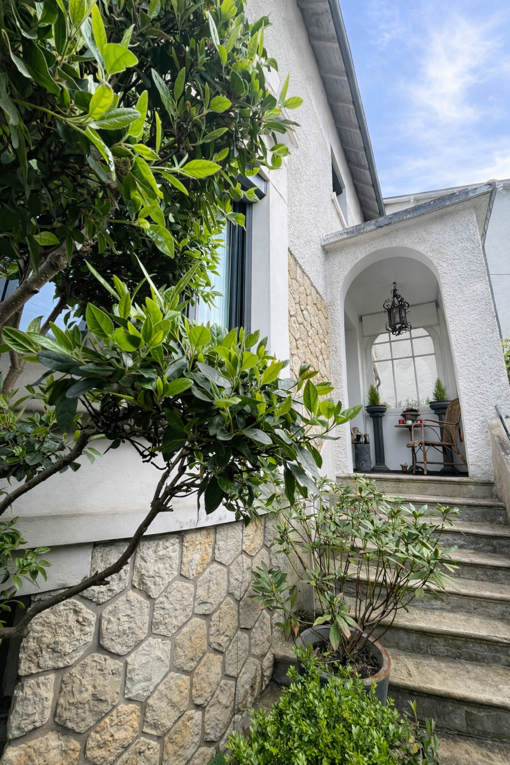 Jolie maison de famille située quartier Saint Henri