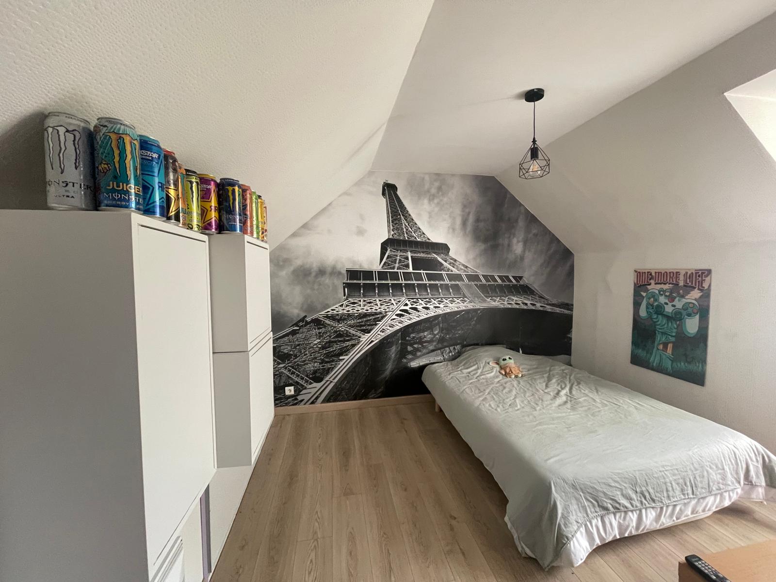 Proche Bourges – Maison traditionnelle offrant 133m² habitable avec jardin et bâtiment garage