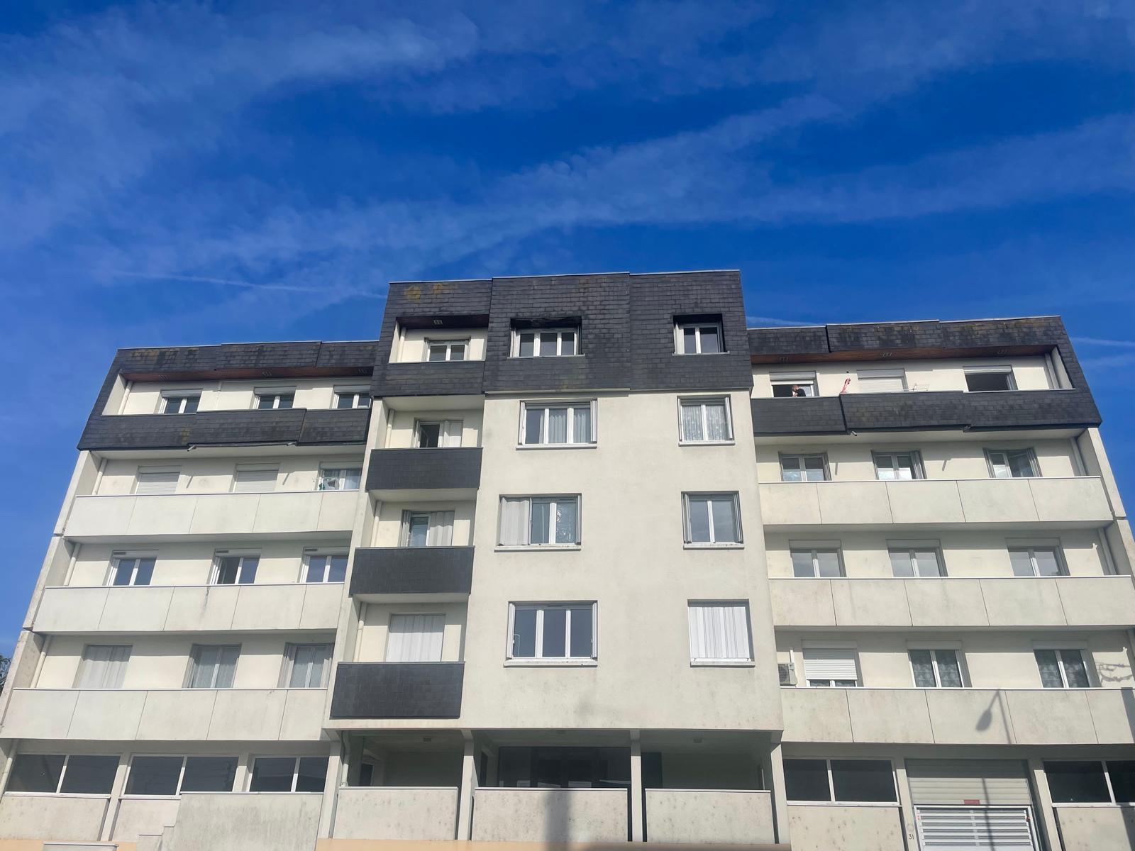Bourges – Appartement T2 avec balcon et stationnement - Image principale