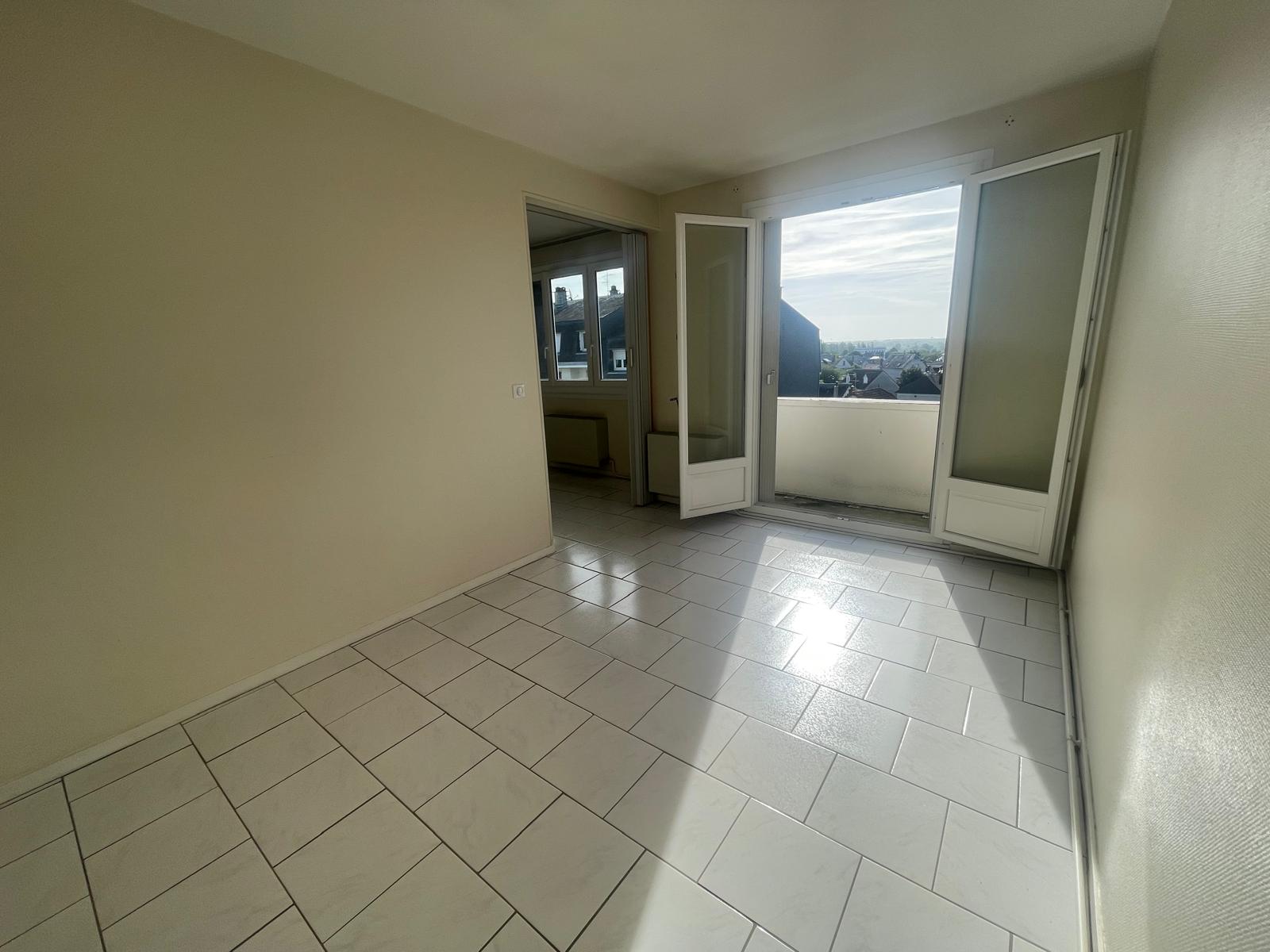 Bourges – Appartement T2 avec balcon et stationnement