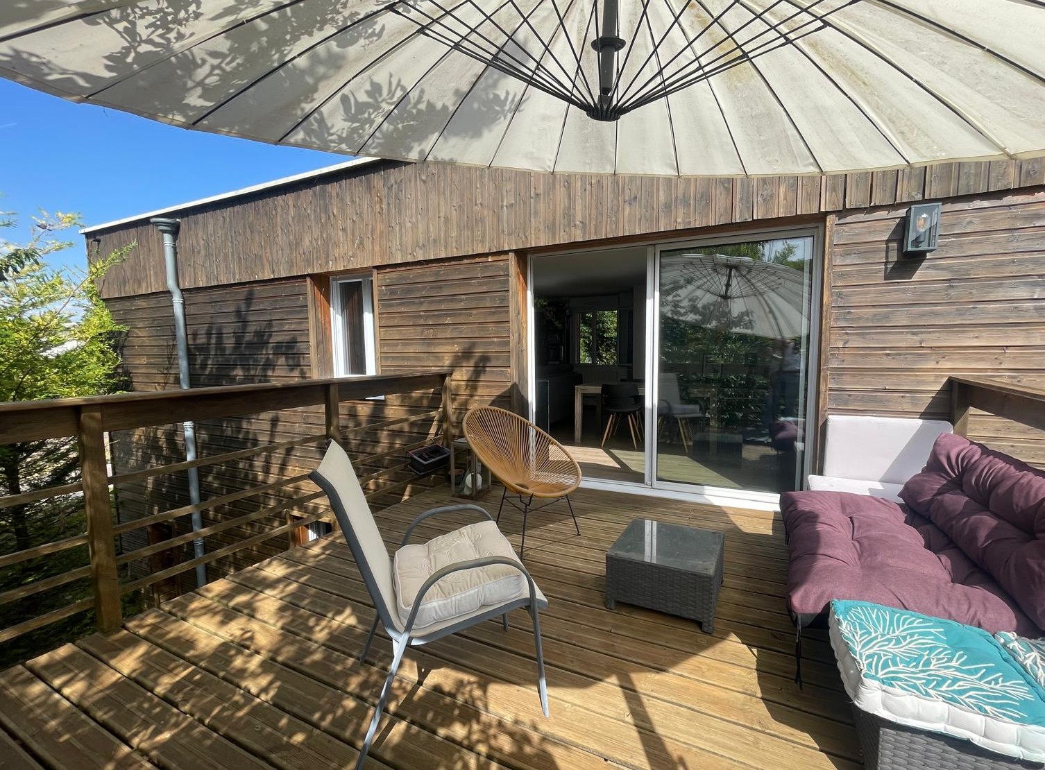 Secteur Hôpital – Maison récente atypique offrant 120m² avec terrasse et jardin