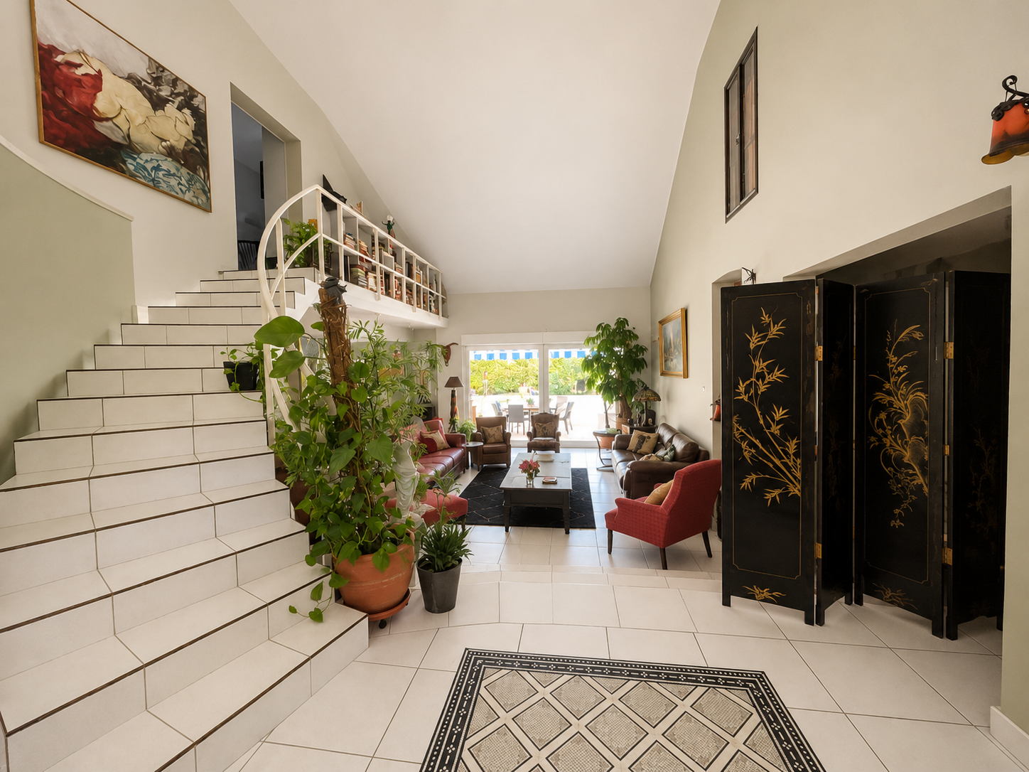Saint-Doulchard – Maison contemporaine offrant 264m² avec jardin et piscine