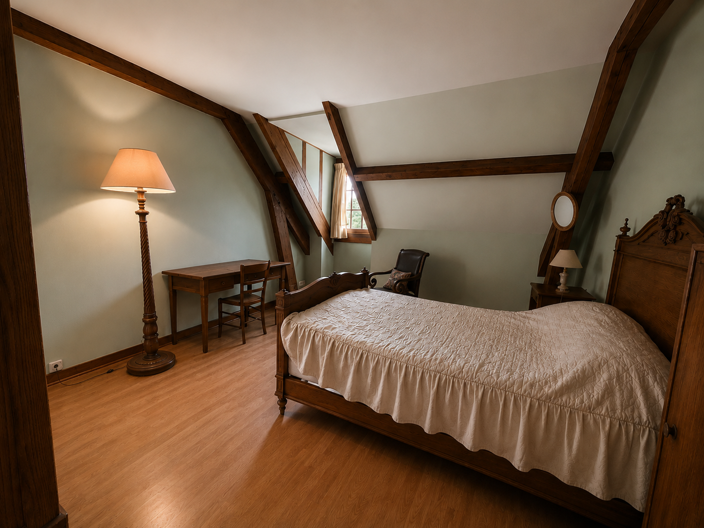 Dun-sur-Auron – Maison de village offrant env 270m² avec beau jardin
