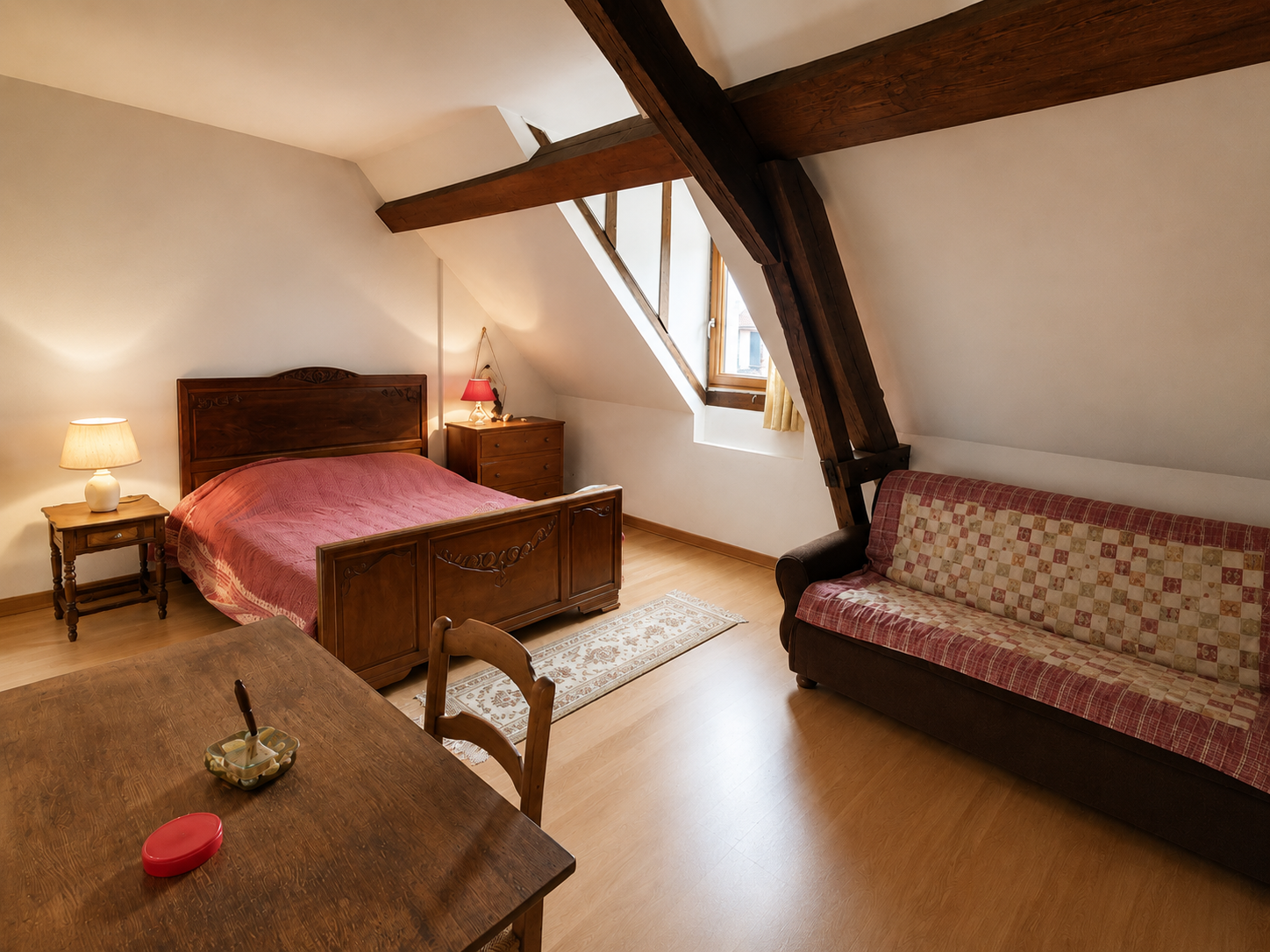 Dun-sur-Auron – Maison de village offrant env 270m² avec beau jardin