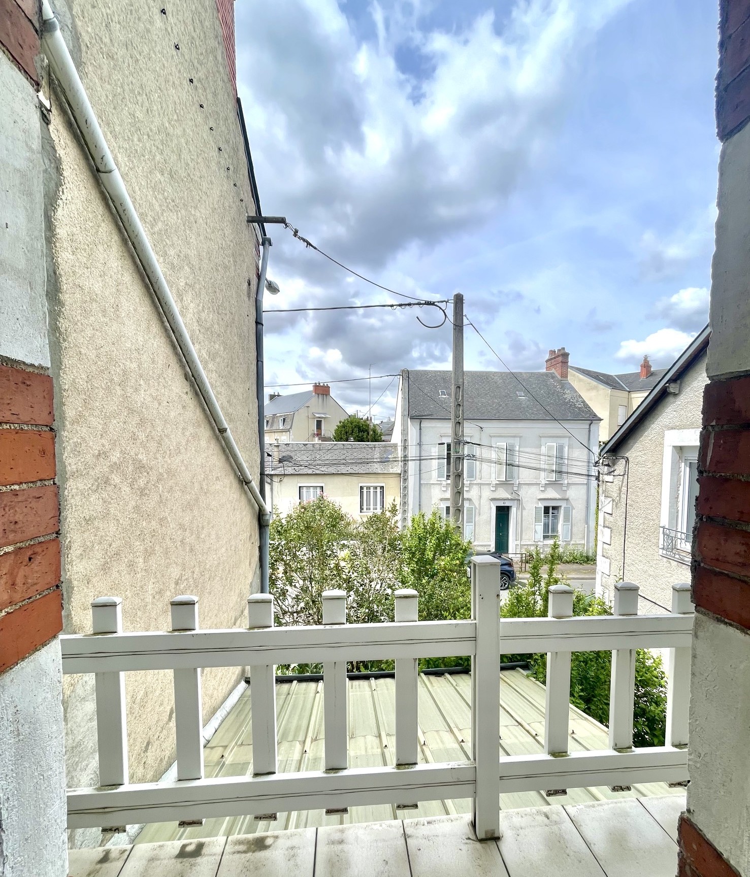 Jolie maison de ville de belle construction à rénover quartier Malus – Carnot